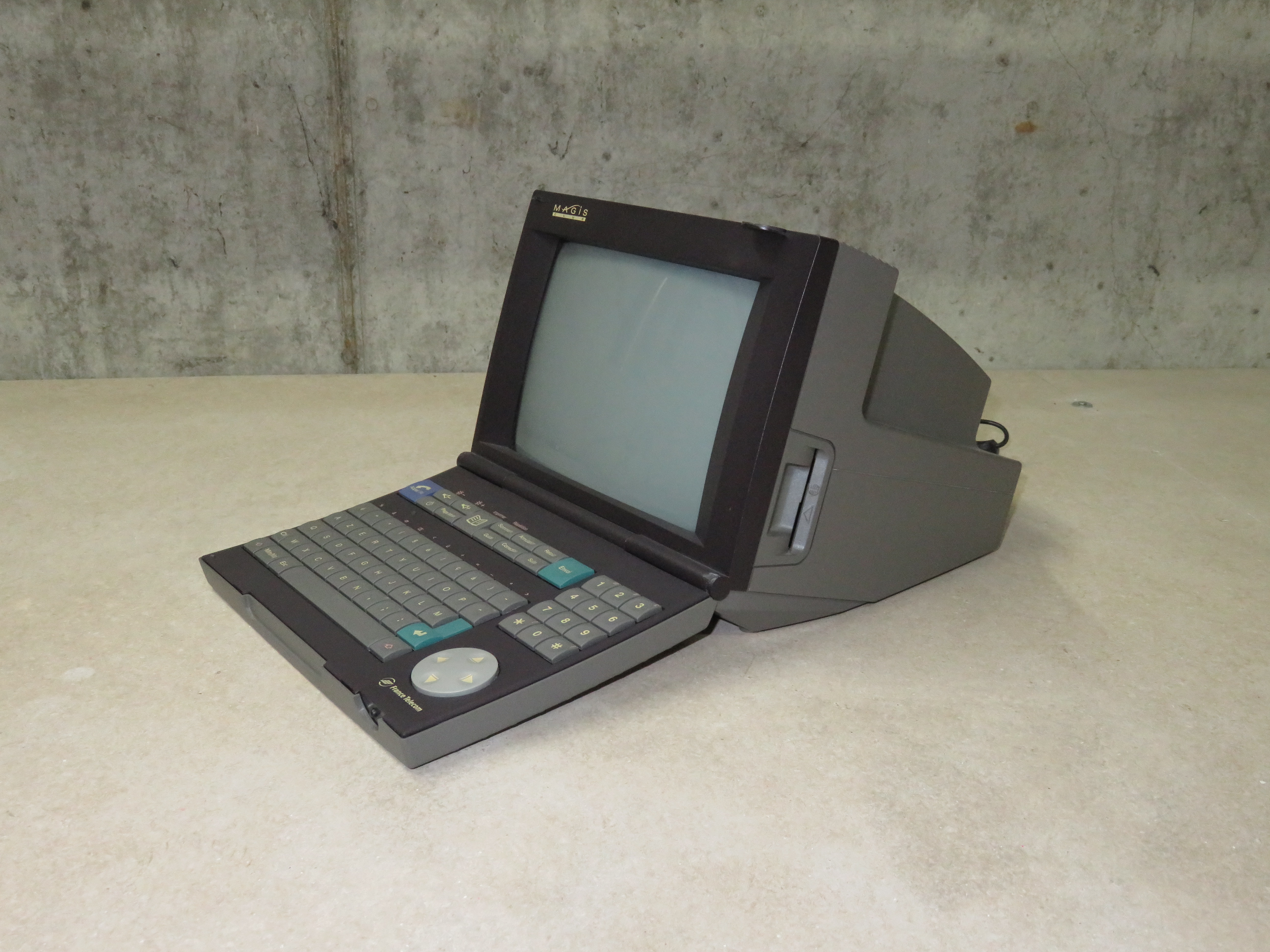 image of minitel computer